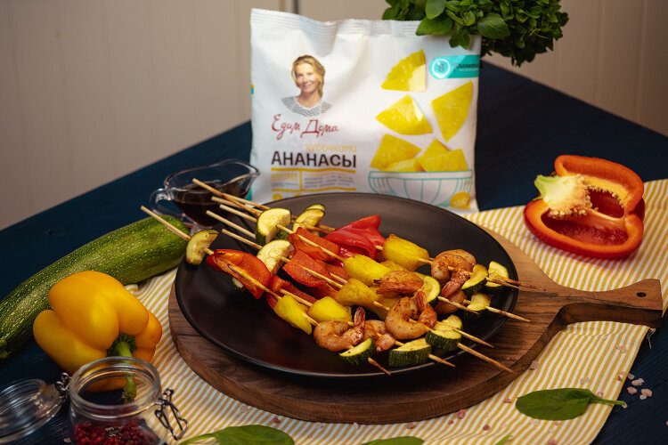 Шашлычки с ананасами