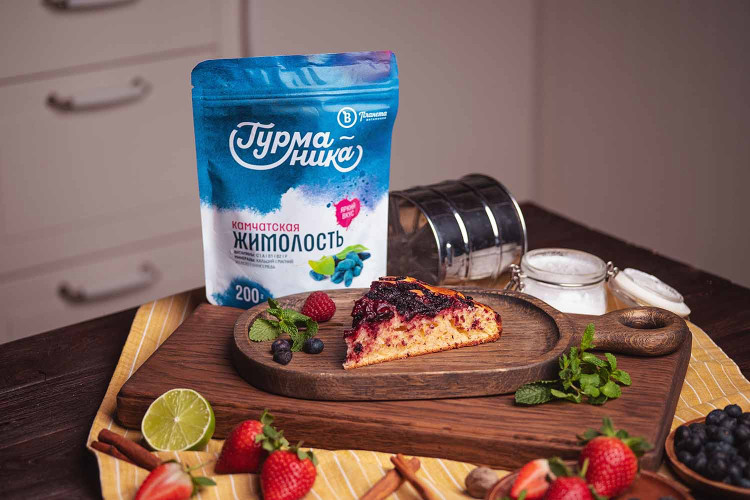 Пирог с жимолостью